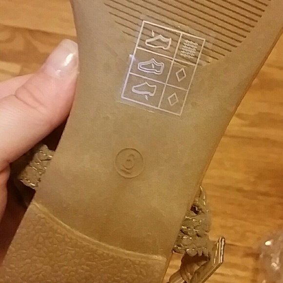 Riverberry tan strap sandals - Picture 3 of 4